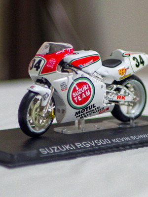 Suzuki RGV500 Kevin Schwantz 1993 collectible miniature like new