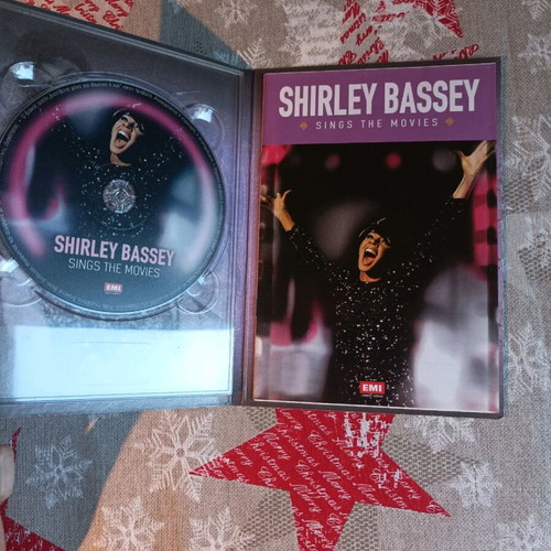 Shirley Bassey Sings The Movies CD like new