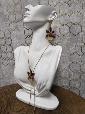 Колие с естествен цвят на мини орхидея ново