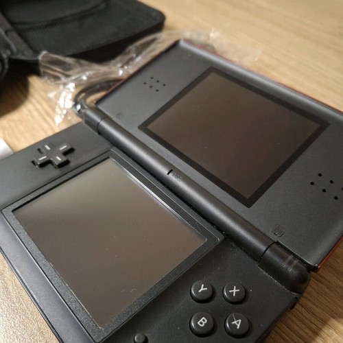 Nintendo DS Lite Black and Red like new with case and game