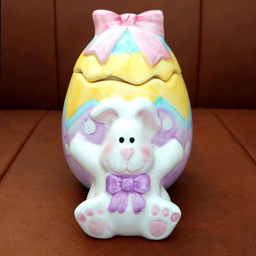Easter decorative ceramic vase new with lid and bunny