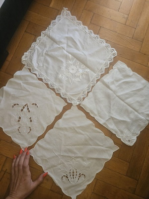 Doilies like new, set of 4