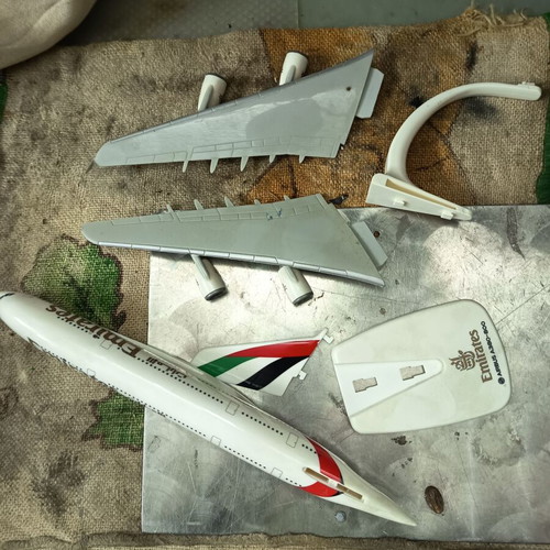 Emirates A380-800 model plane used with missing two rear wings