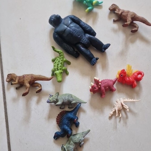 DC Super Heroes playmobil, kinder, dinosaurs, PJ Masks toy set