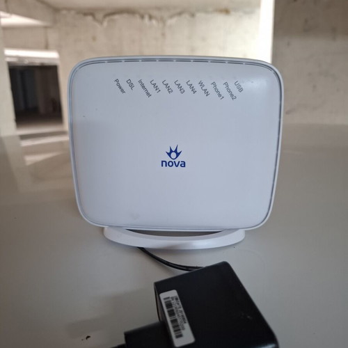 WiFi router Nova μεταχειρισμένο με φορτιστή