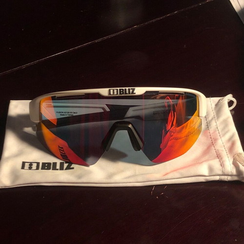 Bliz Fusión category 3 glasses like new, matt white and black frame