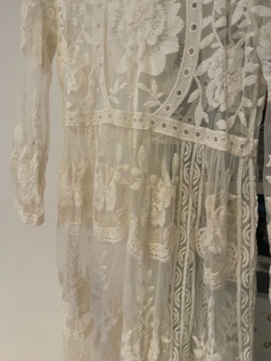 Φόρεμα δαντέλα σαν καινούργιο, μέγεθος M, άσπρο και μπεζ