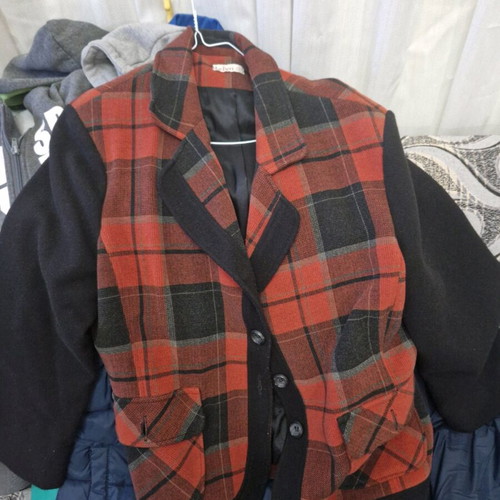 Thick women's jacket in good condition, size S