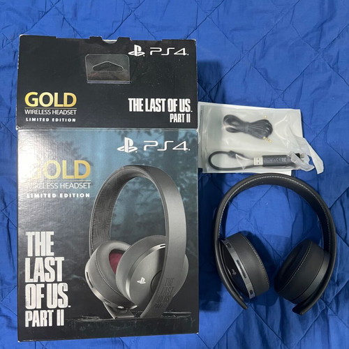 The Last of Us 2 Gold Wireless Headset limited edition like new for PS4