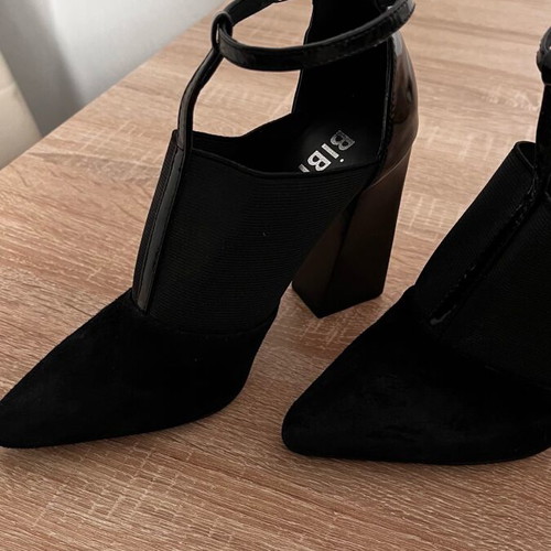Bibi Lou black sandals like new, size 35