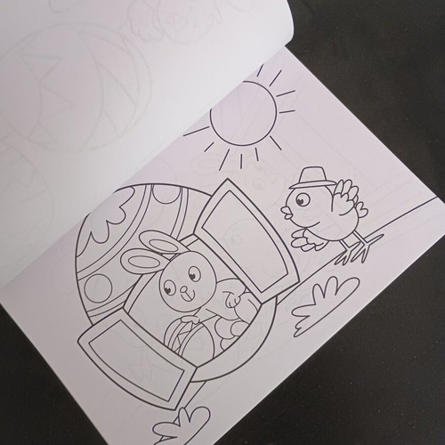 Drawing pad used with 19 designs and 12 mini crayons
