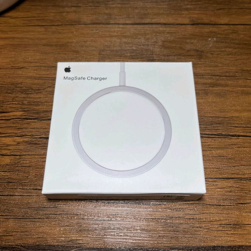 Apple MagSafe Charger new, open box