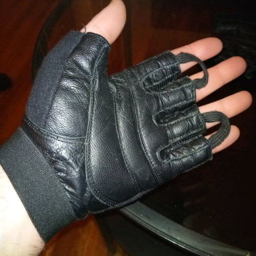 Fitness gloves used, size medium