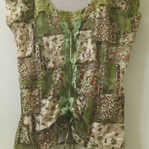Women's top green, like new, size L