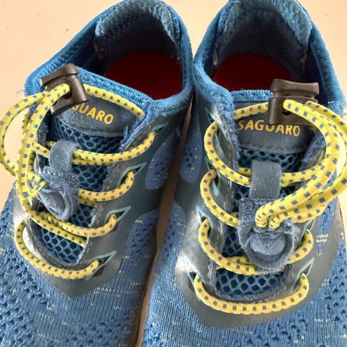 Barefoot Saguaro Kid's Smart I shoes size 30 like new, blue sports