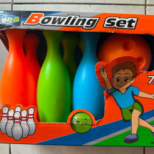 Luna Bowling Set for Small Children with 6 Pins and Ball