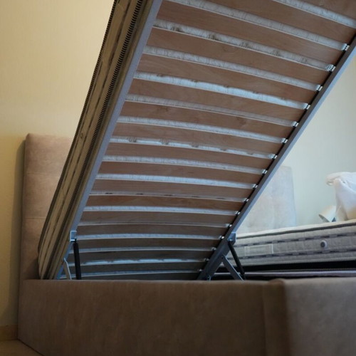 Bed with mechanism like new