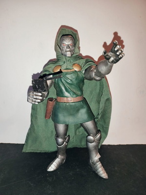 Φιγούρα Dr Doom Marvel ρετρό Fantastic Four μεταχειρισμένη, 32 εκ