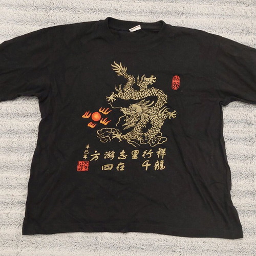 Black T-shirt with Chinese image like new, size S