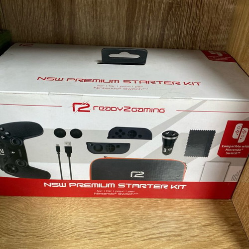 Ready 2 Gaming Premium Starter Kit wired gamepad for Switch black new