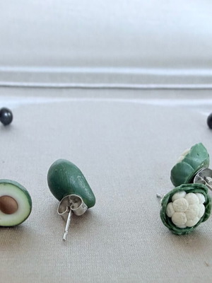 Earrings used with avocado and cauliflower design, white and green