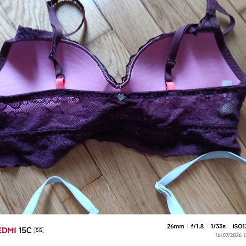Victoria's Secret bras like new, pack of 2, pink and beige