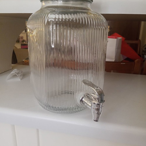 Glass jar with tap for soft drinks