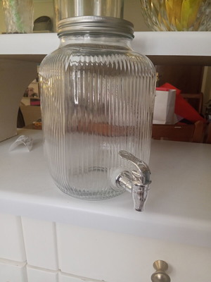 Glass jar with tap for soft drinks