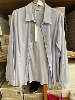 Derpouli women's shirt new, size 4, ciel color