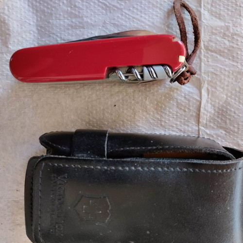 Victorinox SwissChamp pocket knife like new with leather case
