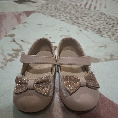 Children's shoes like new, worn once