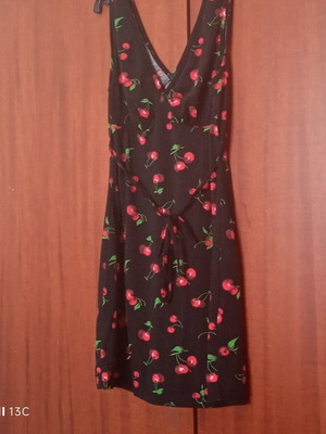 Dress like new, size S, black with cherry print