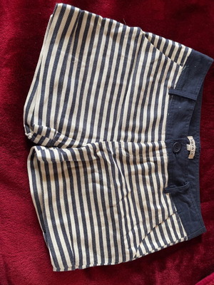 Lucy & Co women's striped white beige shorts used, size Small S