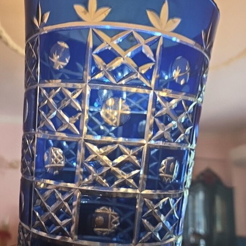 Crystal vase in electric blue, like new, 26 cm height