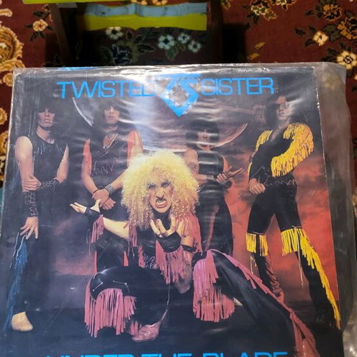 Twisted Sister vinyl 1st edition like new, metal