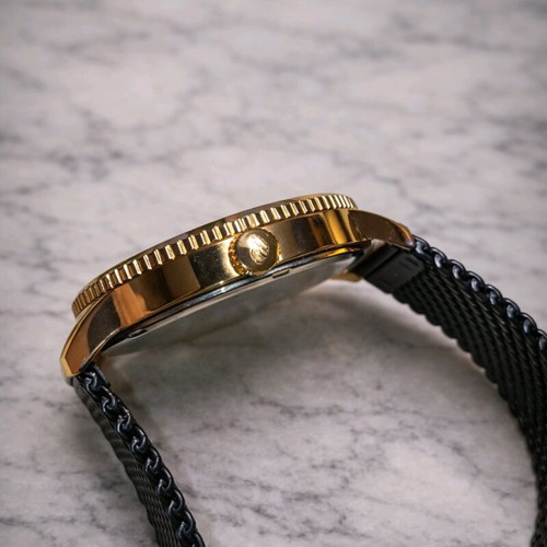 Walter Bach Saphire Crystal watch like new
