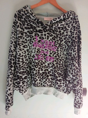 BSB animal print hoodie sweatshirt like new, one size