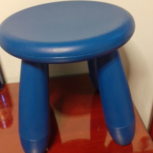 Plastic stools IKEA new, set of 2, diameter 29 cm, height 29 cm