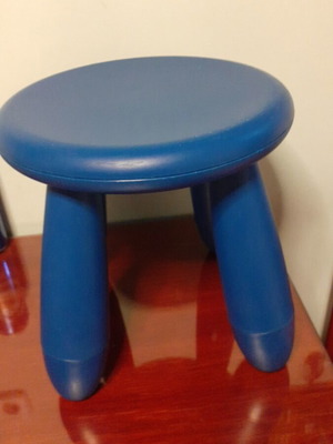 Plastic stools IKEA new, set of 2, diameter 29 cm, height 29 cm