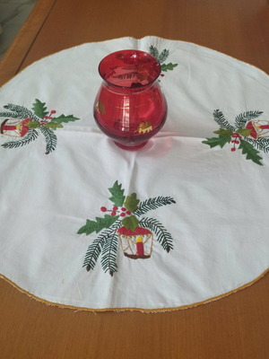 Christmas Set 3 Pieces Round Handmade Embroidery Vintage 1960 Like New
