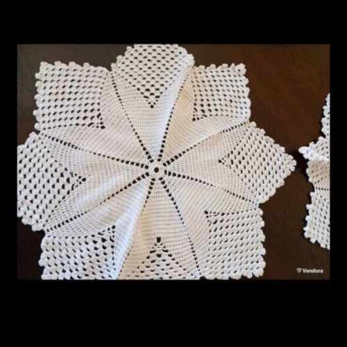 Handmade set of two doilies, sizes 45x45 and 40x40, like new