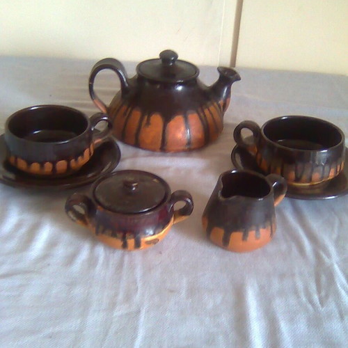 Clay traditional style tea set like new, black