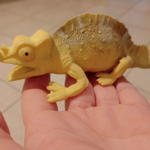Rubber toys set of 4 used, chameleons and reptiles