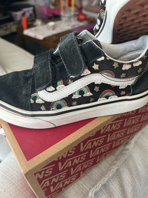 Παπούτσια Vans 32 νούμερο για κορίτσια μεταχειρισμένα, αθλητικά, μαύρα