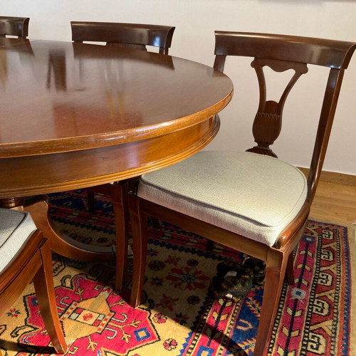 Varagkis dining table and sofa like new