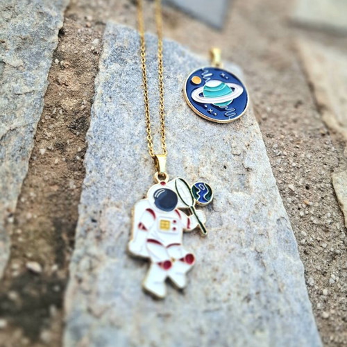 Zara necklace with 2 different pendants