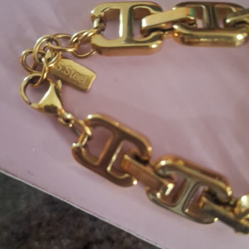 Bracelet new, gold color