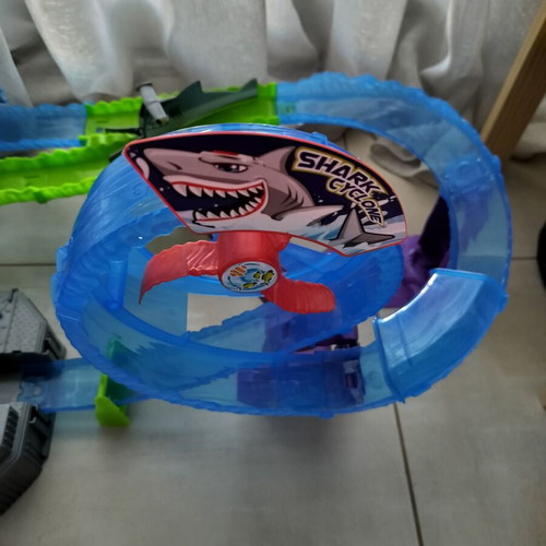 Dickie Toys White Shark Track Set like new