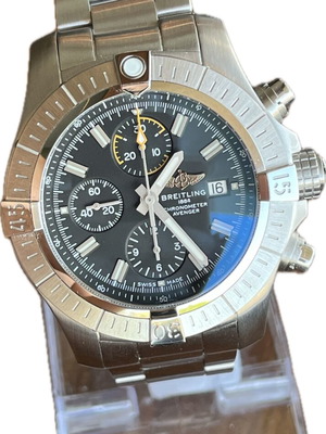 Breitling Avenger Chronograph 45 used with extra strap