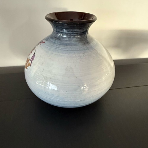 Handmade ceramic vase like new with painted floral design